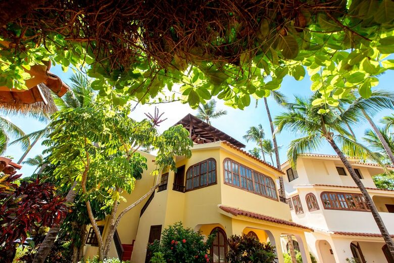 Villa Los Corales Tropical Beach Resort & Spa