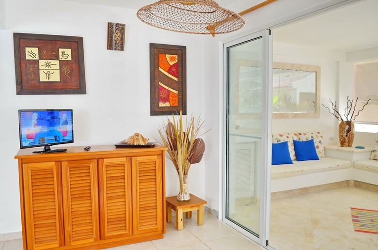 Villa Los Corales Tropical Beach Resort & Spa