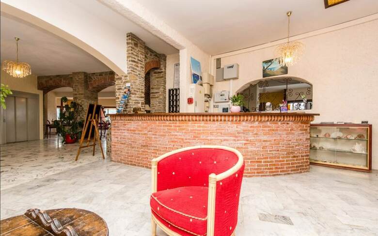 Hotel H�tel Le Catalan Restaurant Le Miradou
