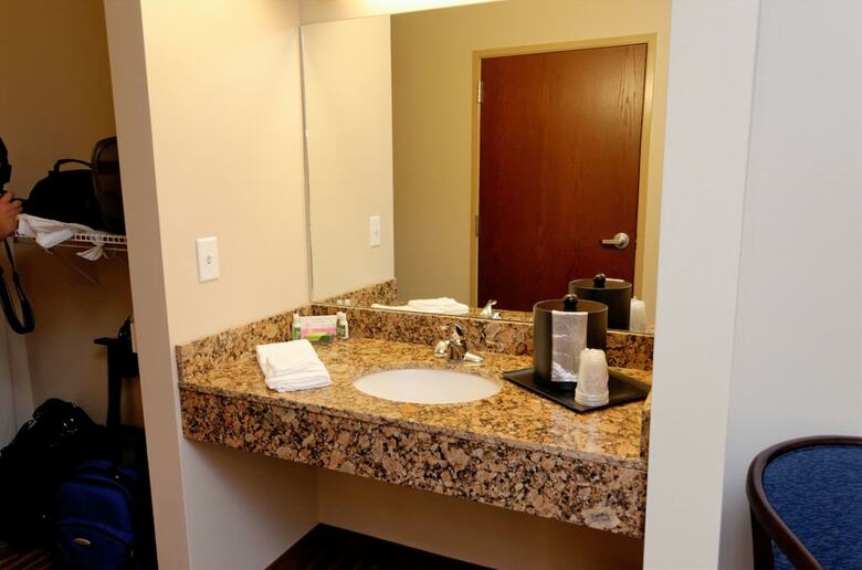 Hotel Cobblestone Inn & Suites - Fort Madison