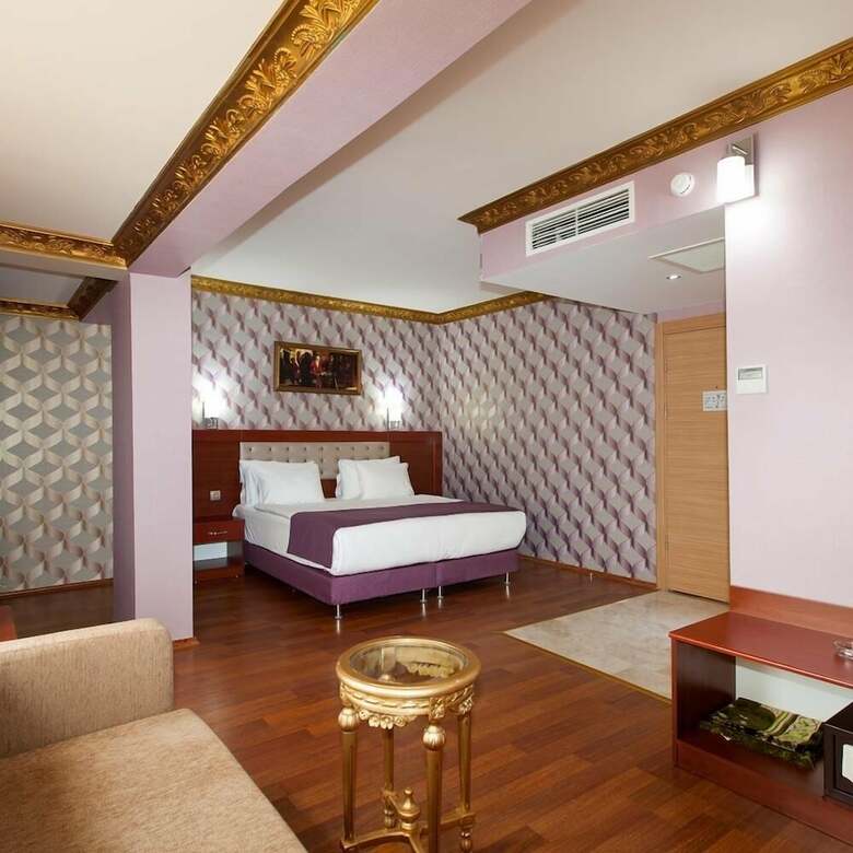 Alrazi Hotel