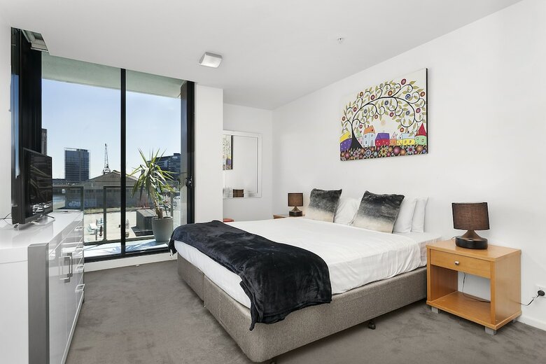 Waterfront Melbourne Apartments