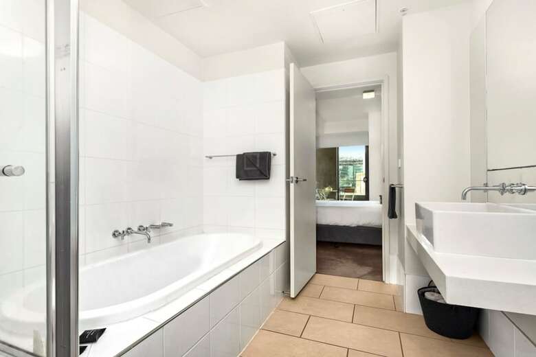 Waterfront Melbourne Apartments