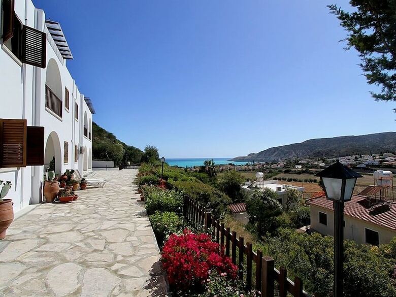 Skeleas Pissouri Apartments
