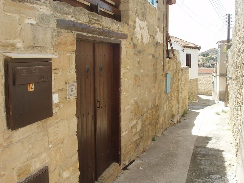 Apartamento Niovi Traditional Houses