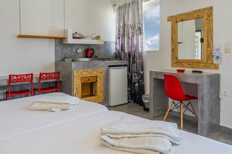 Aparthotel Family House Studios