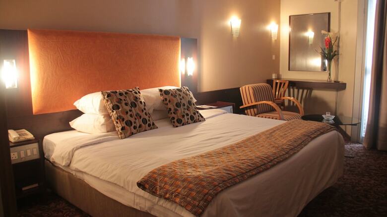 Hotel Nike Lake Resort
