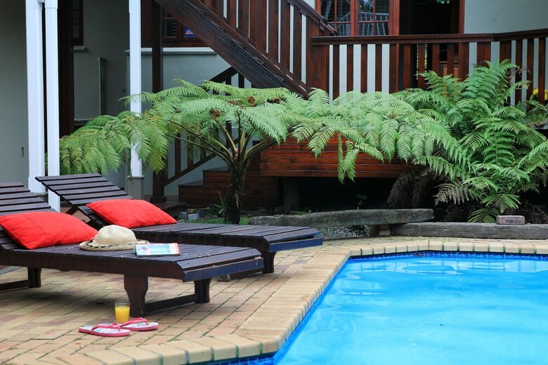 Hotel Loerie Guest Lodge