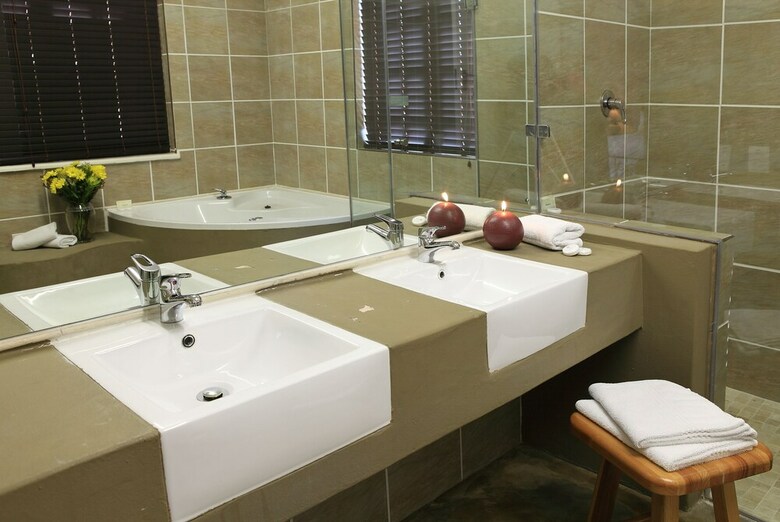 Hotel Loerie Guest Lodge