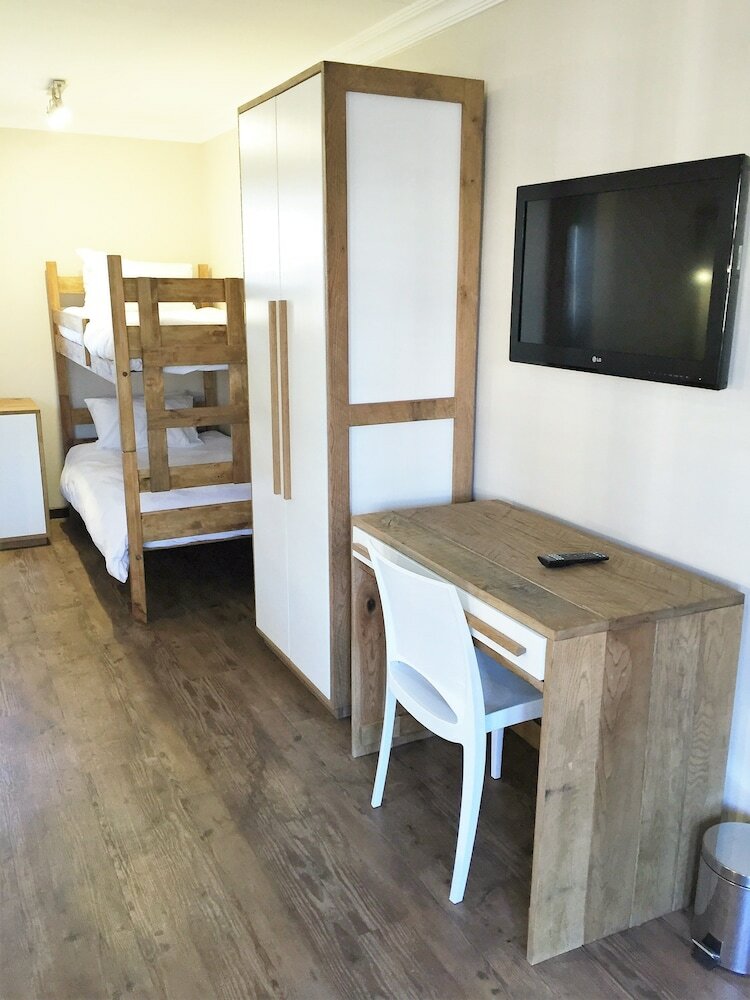 Hotel Loerie Guest Lodge