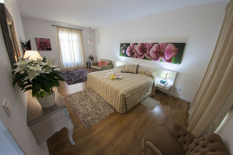 Apartamentos Operetta House