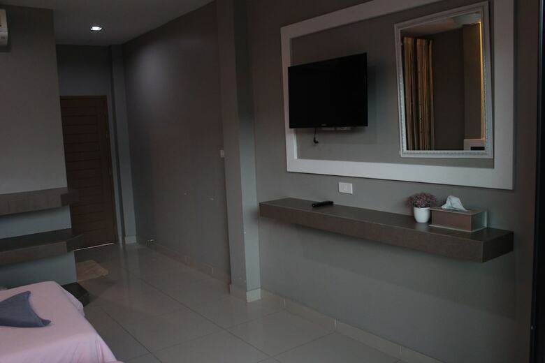 Hotel Bee Orchid Pool Villa