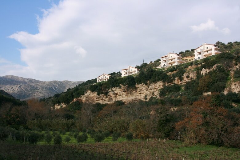 Aparthotel Estate Kares