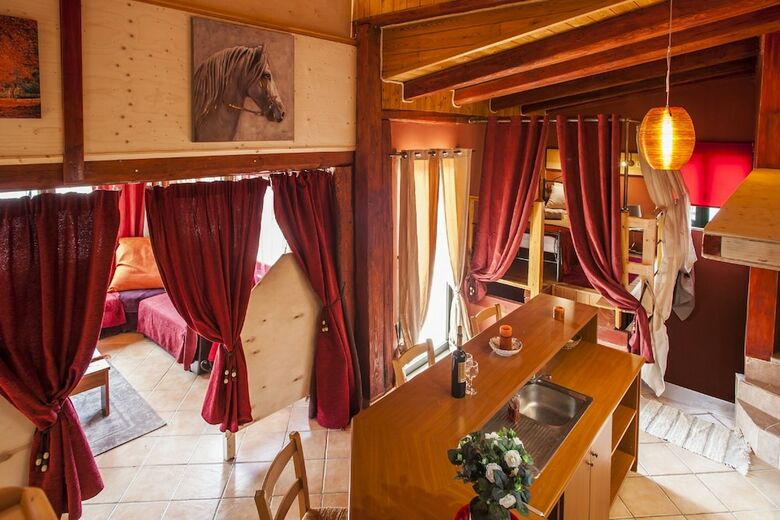 Aparthotel Estate Kares