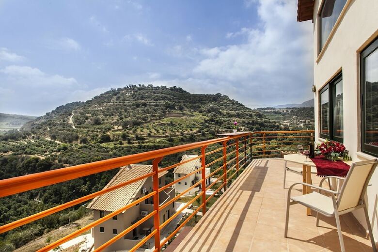 Aparthotel Estate Kares