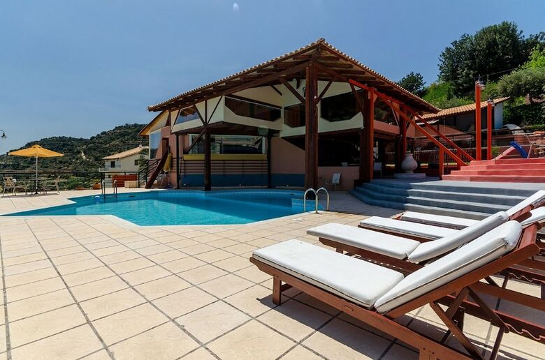 Aparthotel Estate Kares