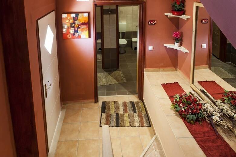 Aparthotel Estate Kares