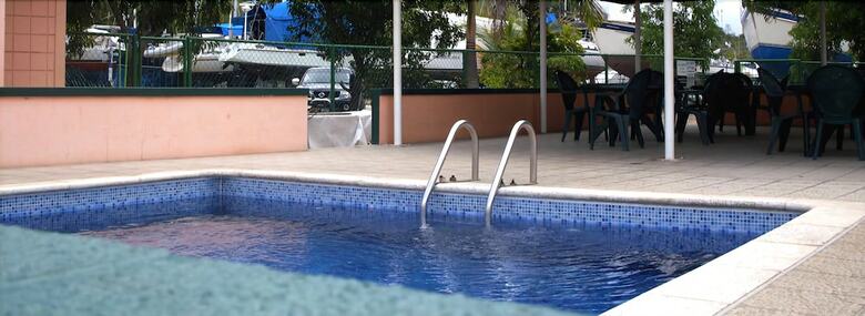 Coral Cove Marina Hotel