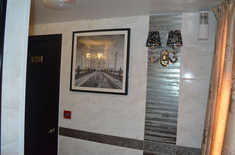 Hotel Skylark