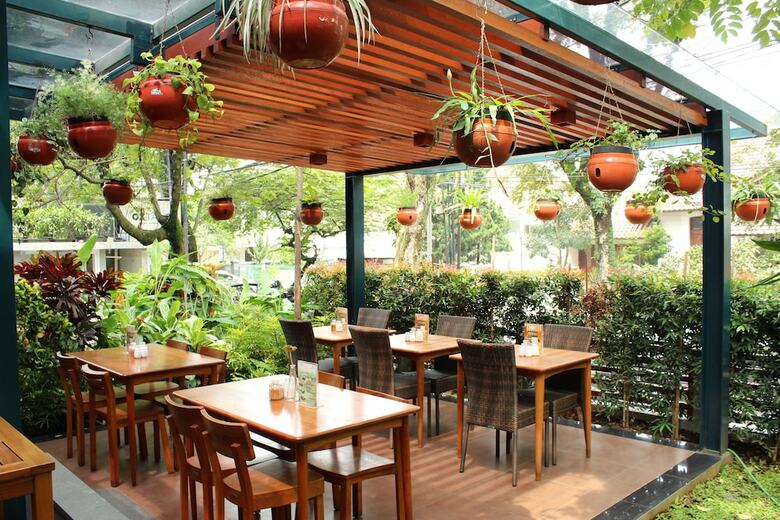 Ivory Hotel Bandung
