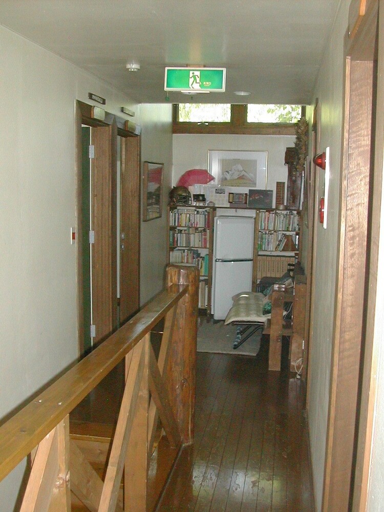 Bed & Breakfast Pension & Restaurant Bistare Kana