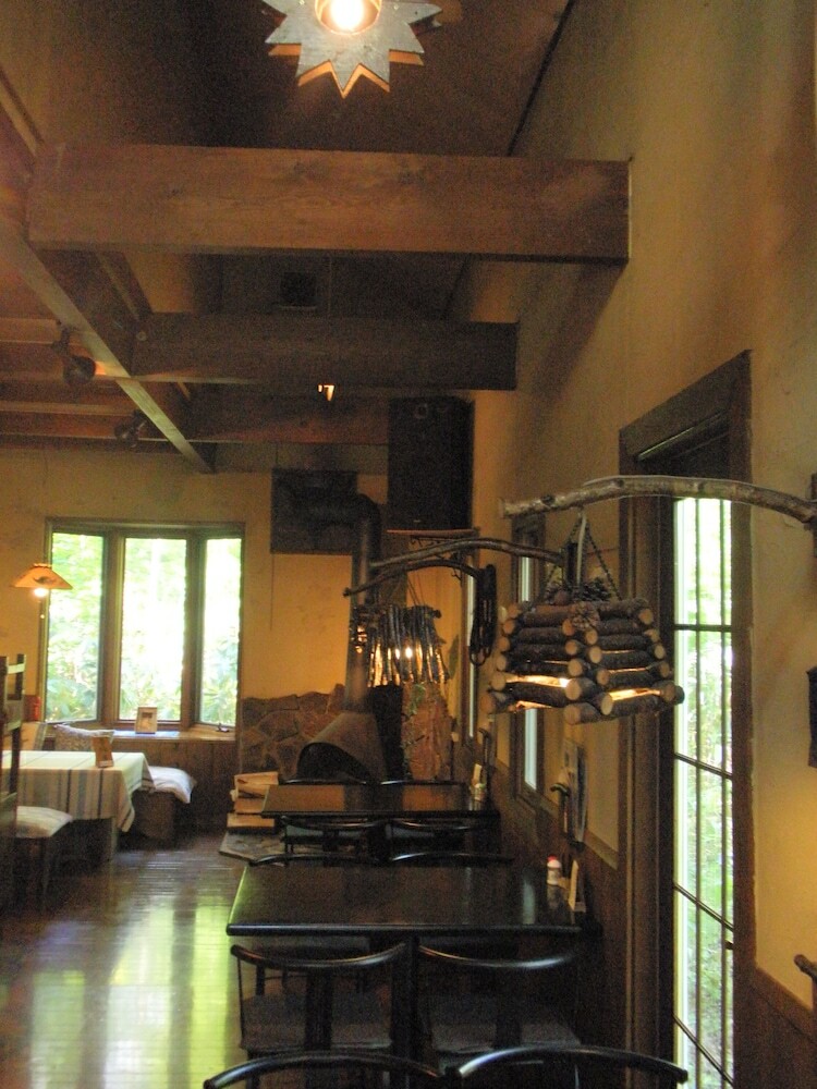 Bed & Breakfast Pension & Restaurant Bistare Kana
