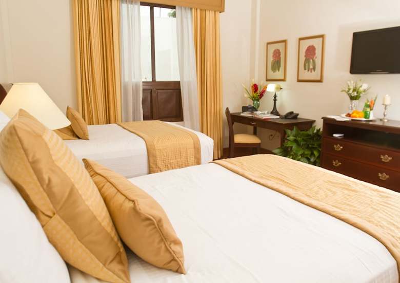Hotel Los Portales