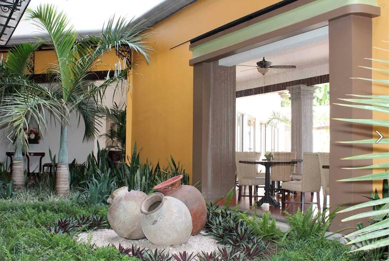 Hotel Los Portales
