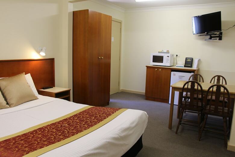 Pioneer Way Motel