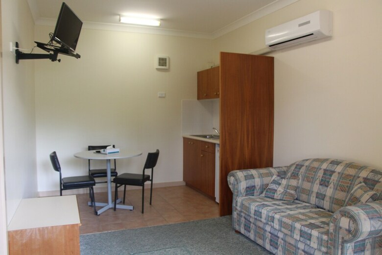 Pioneer Way Motel