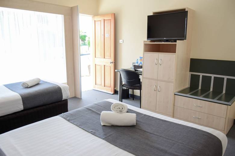 Beachway Motel & Restaurant