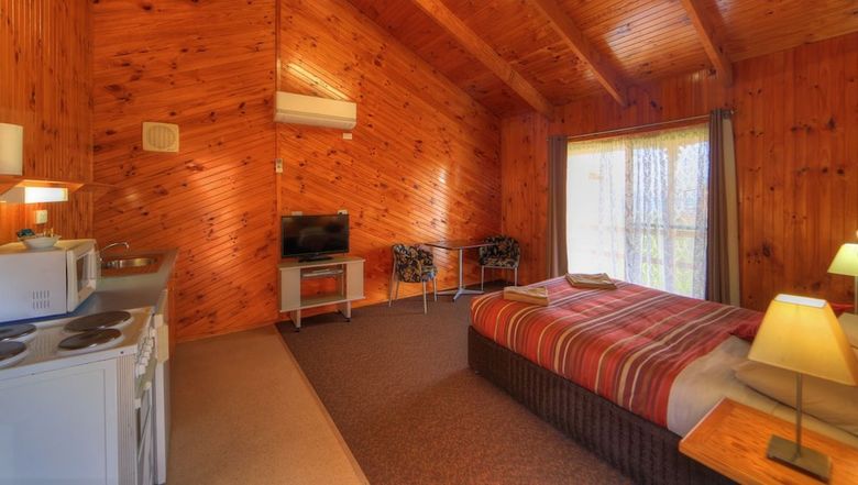 Low Head Tourist Park - Caravan Park