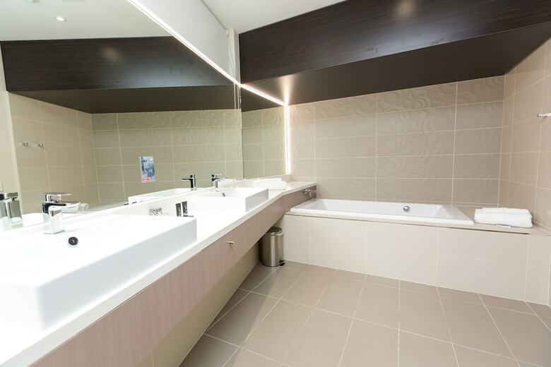 Alexandra Hills Hotel Suites