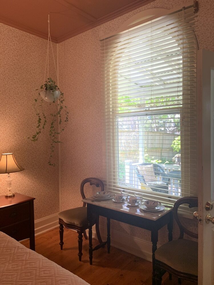 Hotel Genesta House Bed And Breakfast