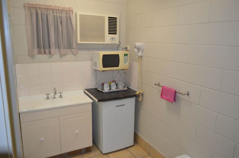 Welcome Home Motel And Apartments
