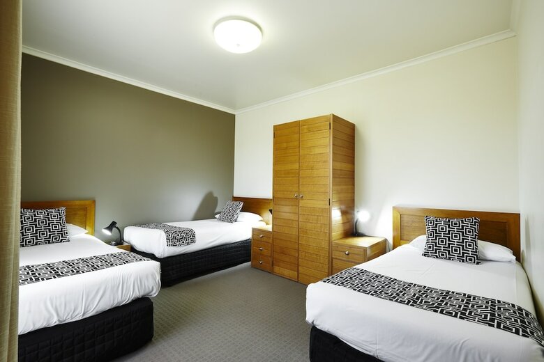 Sovereign Park Motor Inn