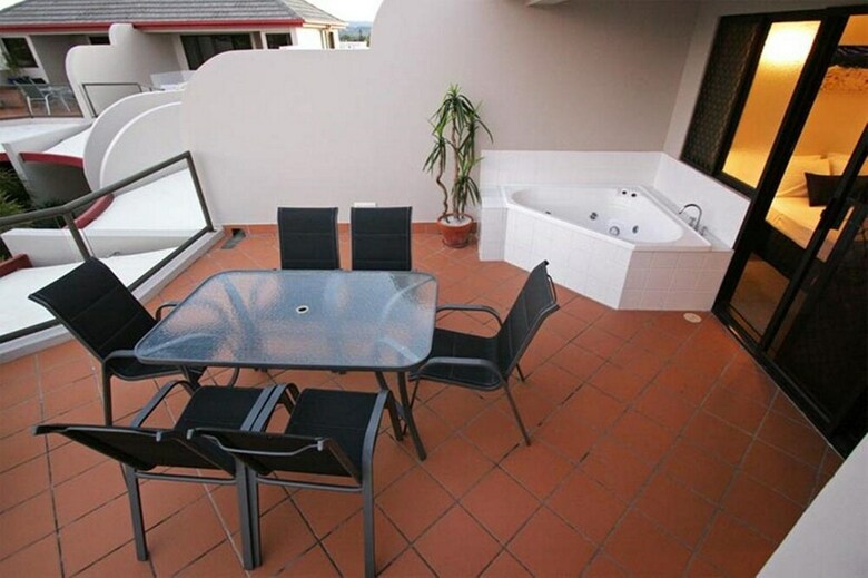 Burleigh On The Beach Holiday Apartments