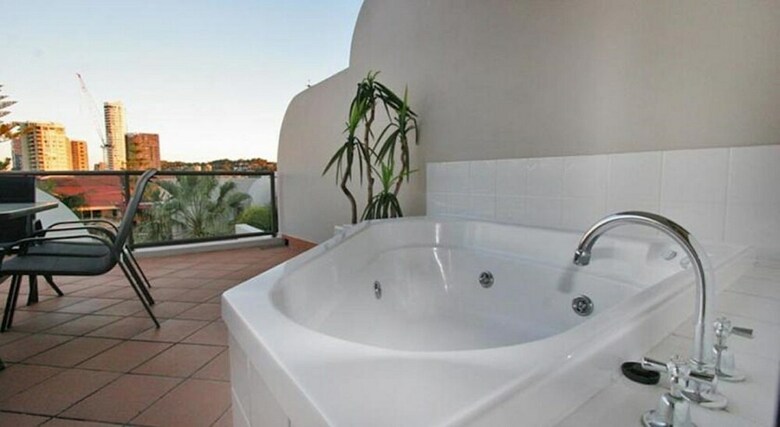 Burleigh On The Beach Holiday Apartments