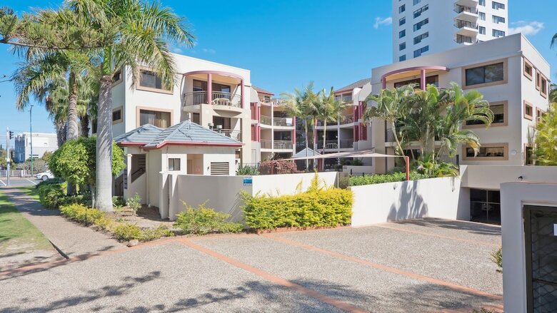 Burleigh On The Beach Holiday Apartments