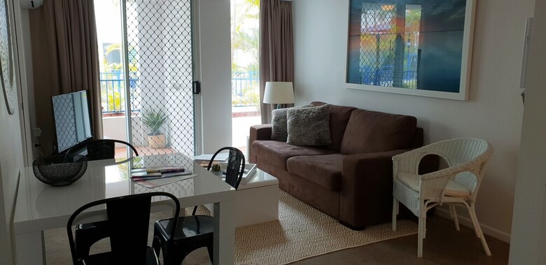 Apartamentos Surfers Beach Resort 2