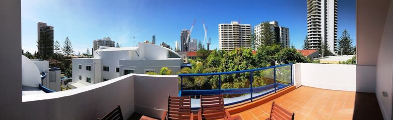 Apartamentos Surfers Beach Resort 2