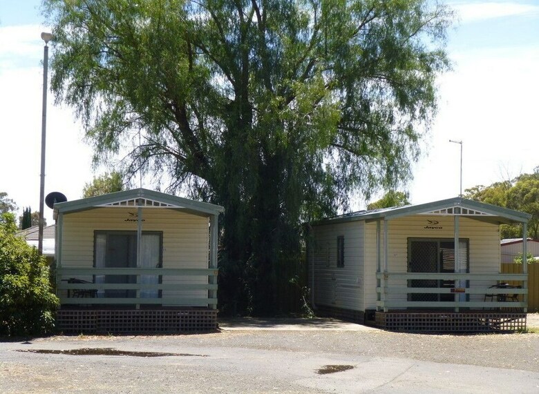 Golden Country Motel & Caravan Park