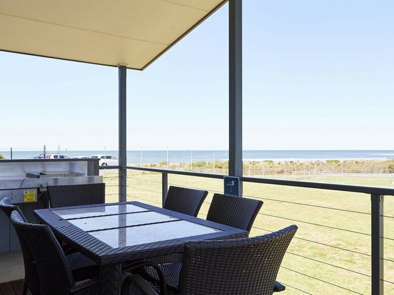 Nrma Victor Harbor Beachfront Holiday Park