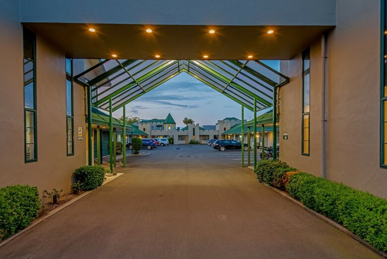 Camelot Motor Lodge