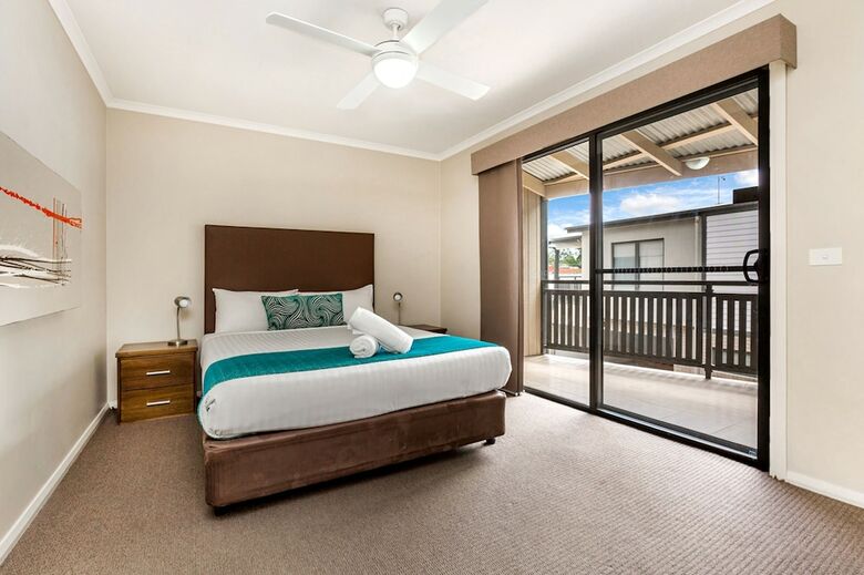 Motel National Hotel Complex And Bendigo Central Apartments
