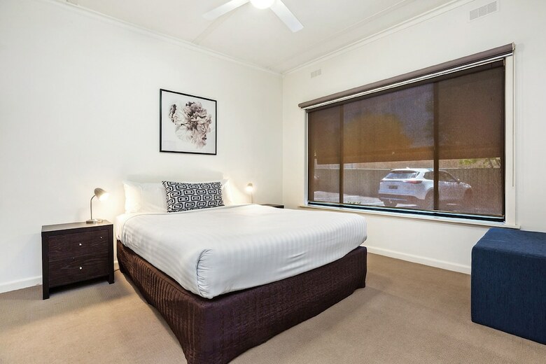 Motel National Hotel Complex And Bendigo Central Apartments
