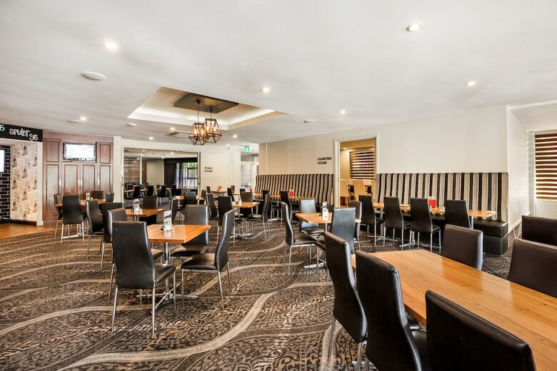 Motel National Hotel Complex And Bendigo Central Apartments