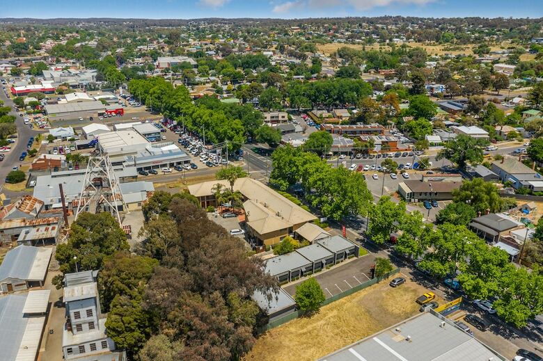 Motel National Hotel Complex And Bendigo Central Apartments
