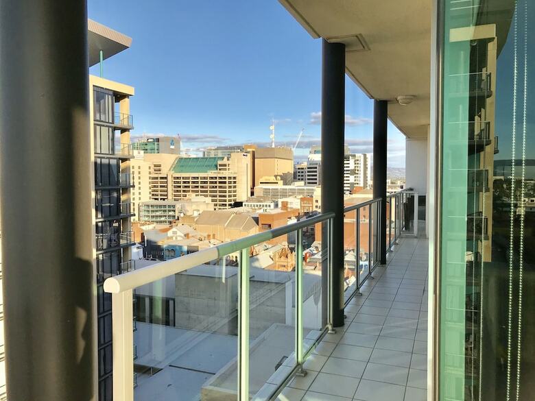 Adelaide Dresscircle Apartments North Terrace