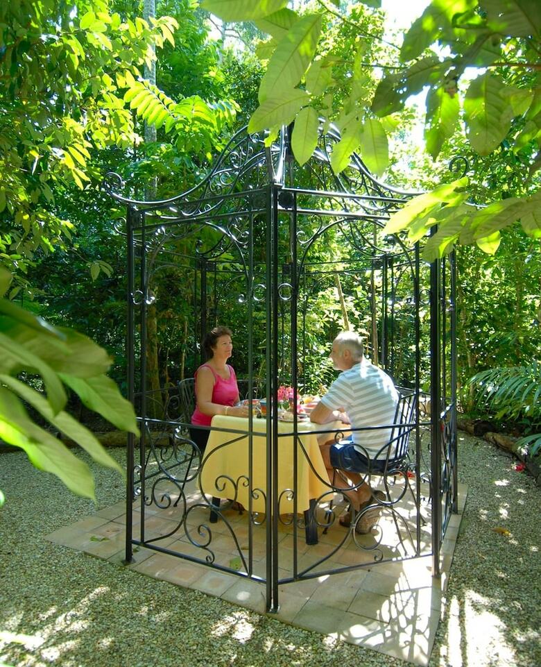 Hibiscus Lodge Bed & Breakfast